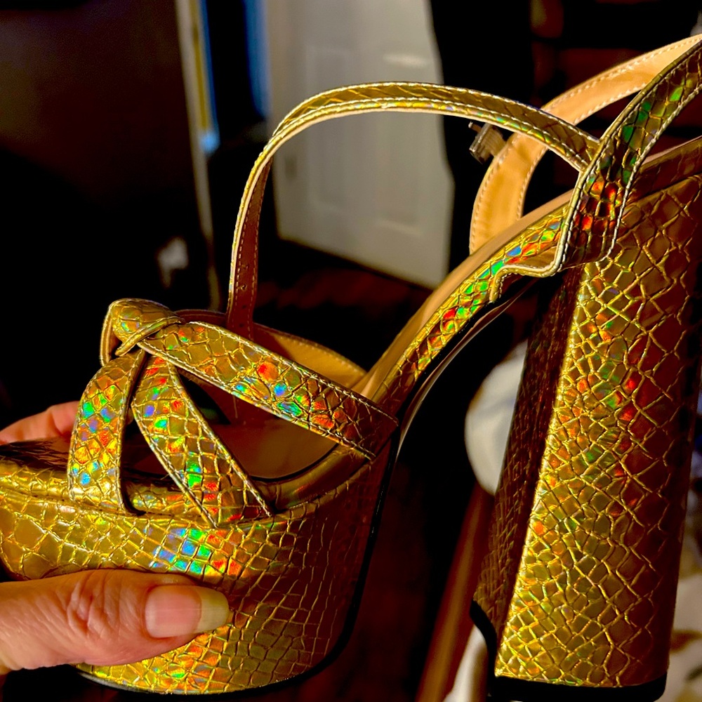 Funky platforms size 6 brand new
